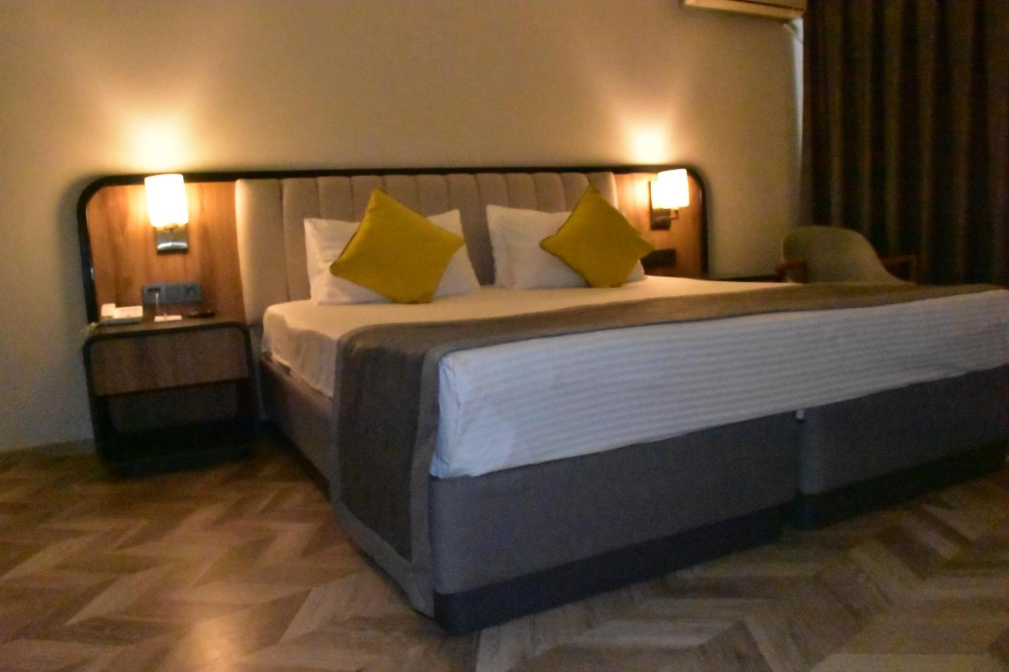 Uk Ankara Hotel Kültér fotó
