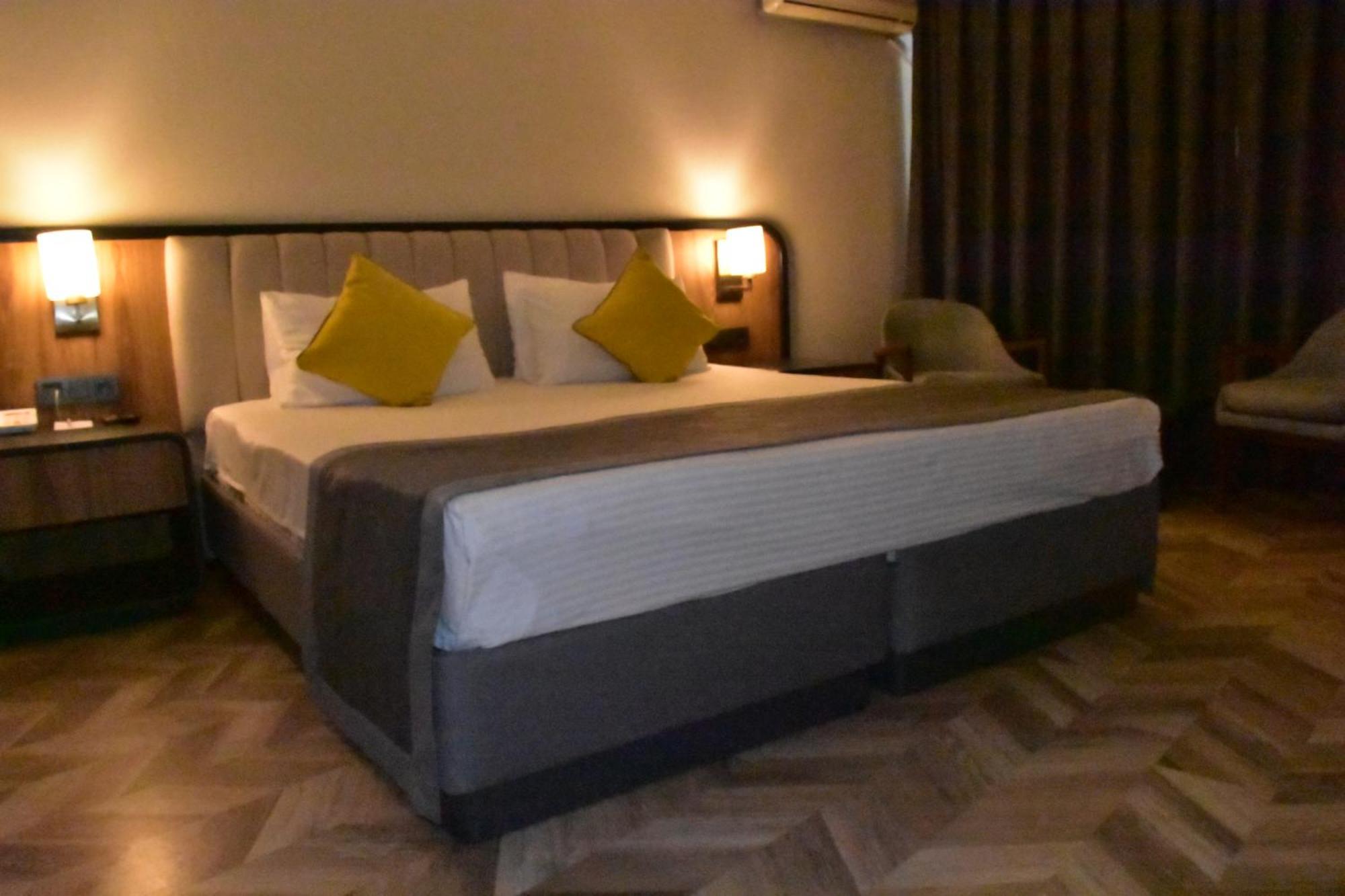 Uk Ankara Hotel Kültér fotó